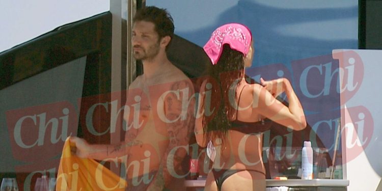 Stefano De Martino e Gilda Ambrosio, weekend d'amore a Ponza? "Più che amici" 27 Stefano De Martino. Gilda Ambrosio